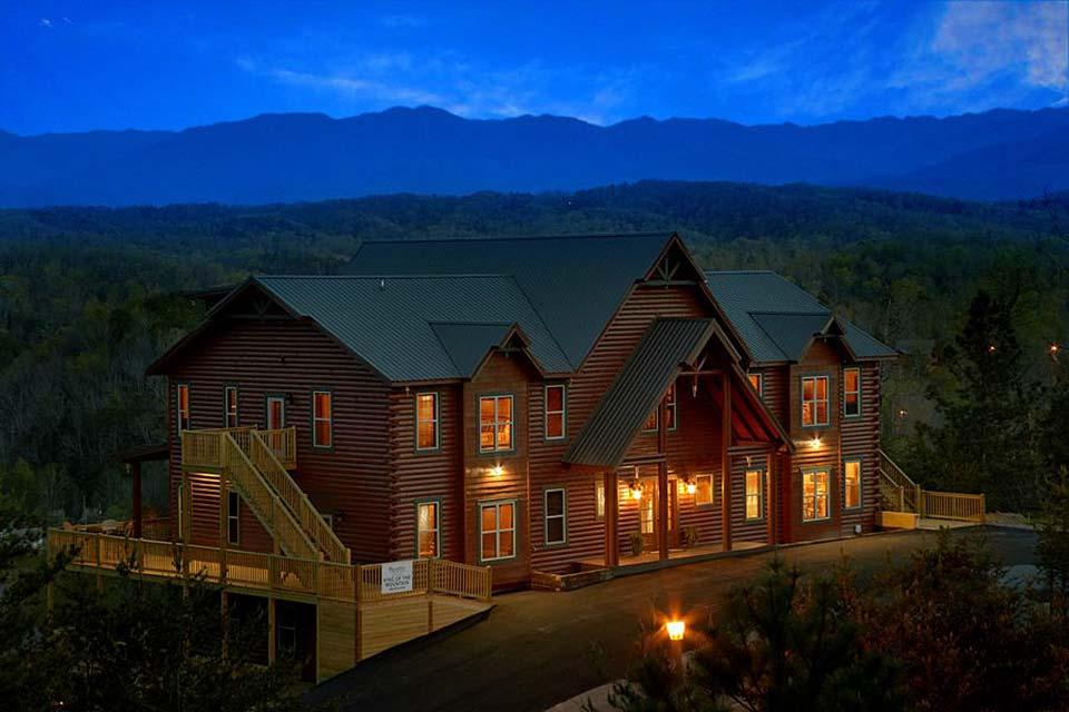 Stay in a cabin in the Smoky Mountains