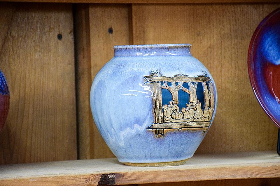 Robert Alewine Pottery offers hand crafted items for sale in the Smokies.